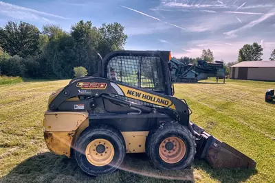 Used 2011 NEW HOLLAND L220 Skid Steer Loaders Wisconsin US | Proxy Equipment #1377978