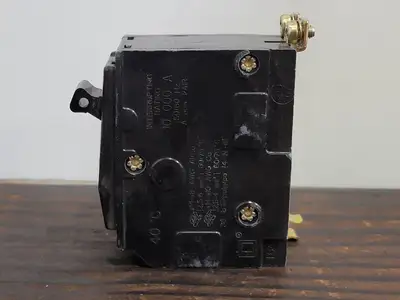 30 Amp 2 Pole Circuit Breaker QOB230