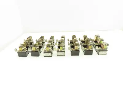 Allen Bradley 40023-416-04 Fuse Block 3-Pole Fuse Holder 60A 600V  Lot of 7