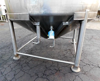 USED APV CREPACO TANK 1000 GALLON