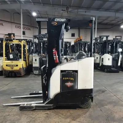 USED 2018 CROWN RR5725-45