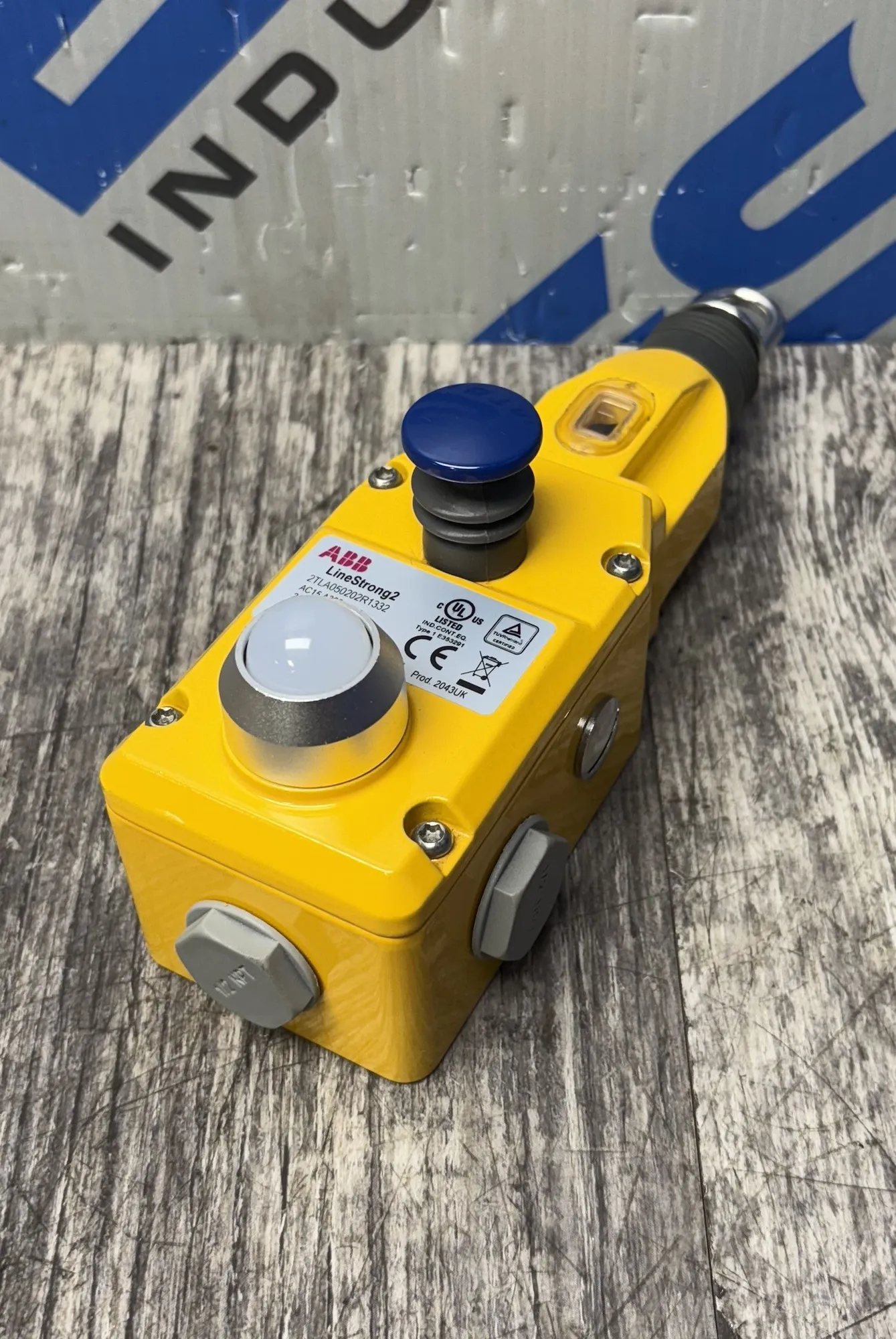 USED ABB 2TLA050202R1332
