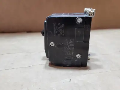 USED SQUARE D QOB330