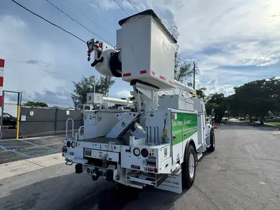 Used 2018 ALTEC AA55E MH Bucket (boom) trucks Florida US | Truck and Van Outlet #1509192