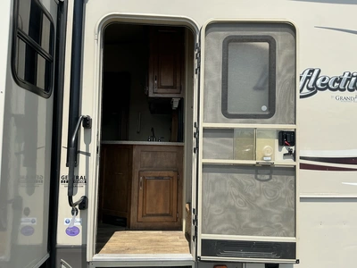 Used 2015 GRAND DESIGN REFLECTION 27RL Campers, Caravans, Motorhomes Michigan US | Miedema Asset Management Group #1304638