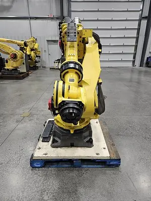 USED 2010 FANUC R-2000IB/210F