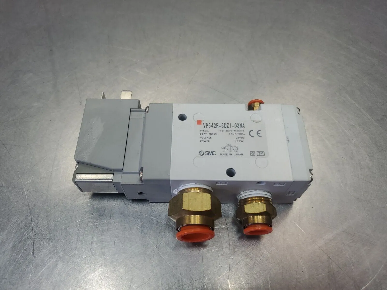 SMC VP542R-5DZ1-03NA 24VDC 1.75W Solenoid Valve. 6D-14