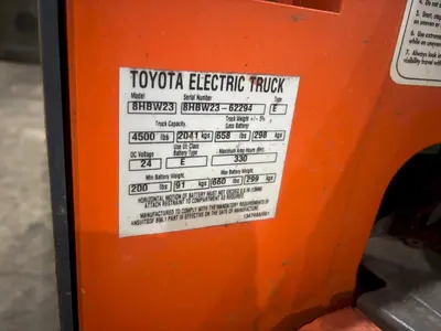 4,500 LBS TOYOTA 8HBW23 ELECTRIC PALLET JACK: YOBRO #24339