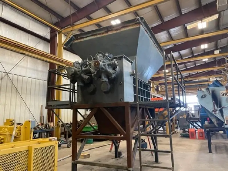 300 HP Mac Saturn Dual Shaft Shredder / New Conveyors