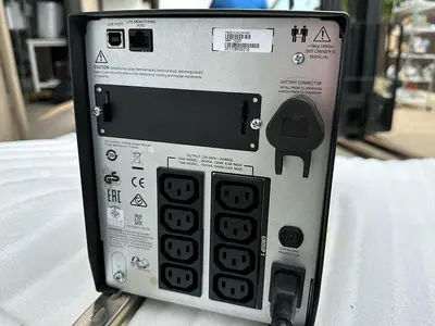 APC SMART-UPS 1000