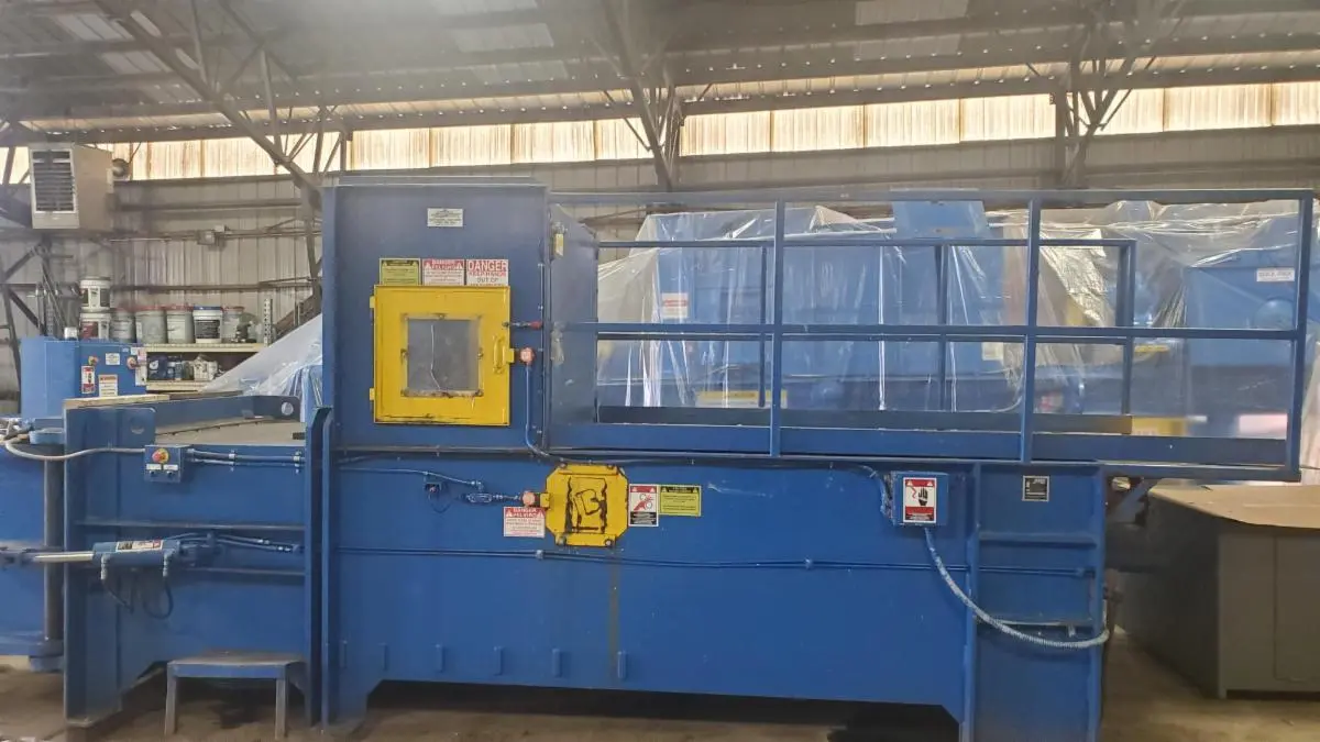 2014 IBC Titan Full Eject Closed Door