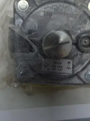 New | in-Stock MAXITROL RV48 Solenoid Regulators | Surplus Asset Holdings #1226459