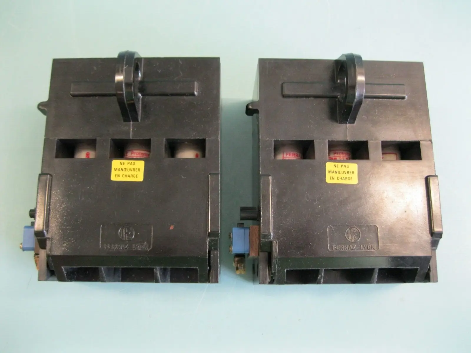 Lot (2) Unlabeled Ferraz Lyon 3 Pole Pull Out Fuse Holders Old Surplus D19