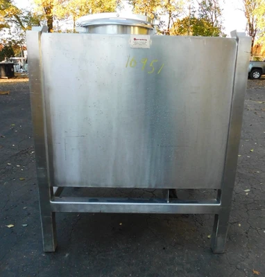 USED SPARTENBURG 300 GALLON