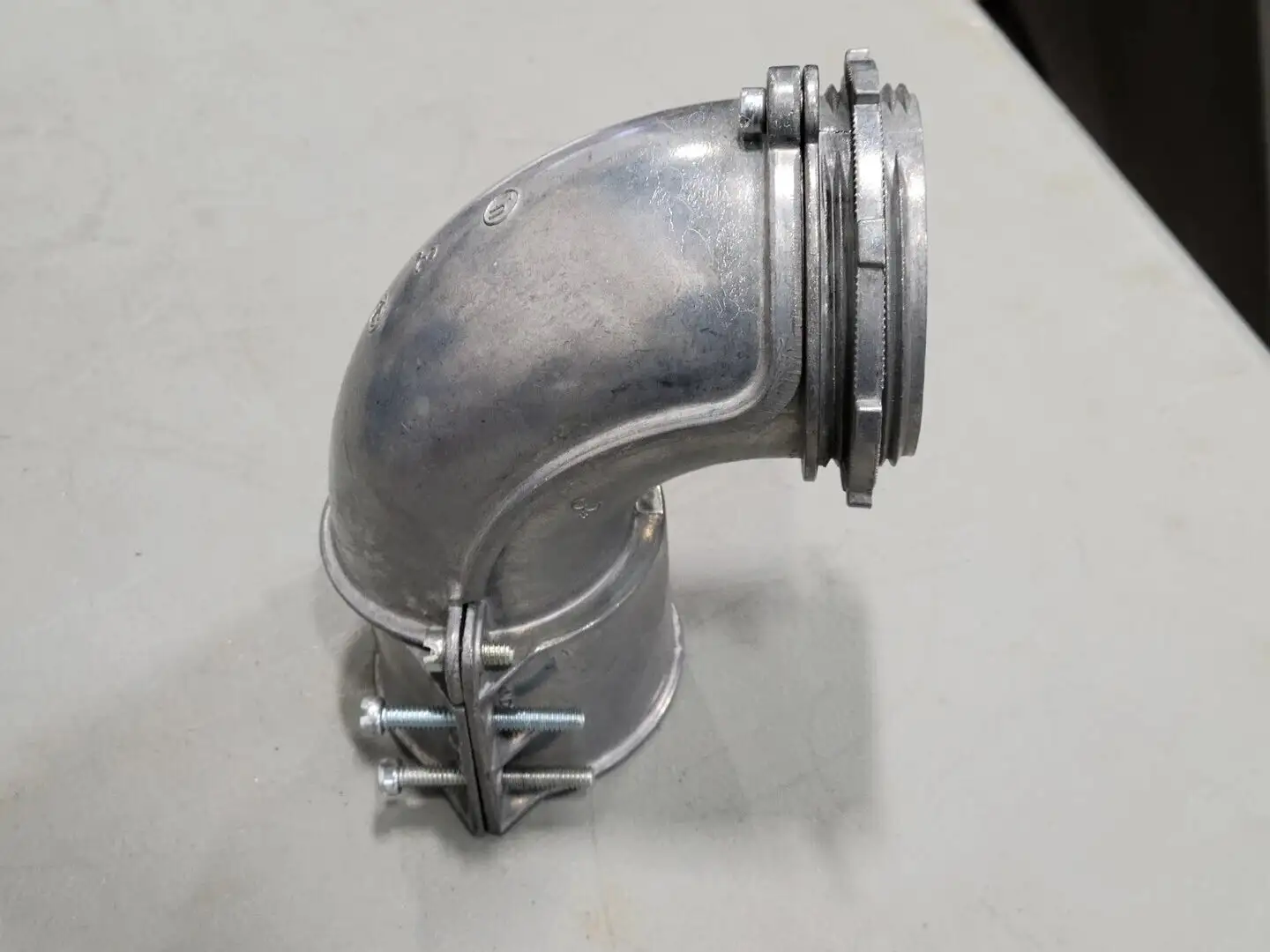 90 Degree 3" Squeeze Connector