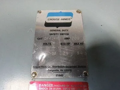 Crouse Hinds DF424A 200A 240V 3Ph 50HP Max Fusible Mechanical Disconnect