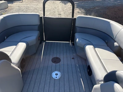 New | in-Stock 2026 BENTLEY PONTOONS 223 NAVIGATOR Boats (Misc) Virginia US | Affordable Outdoors #1638046