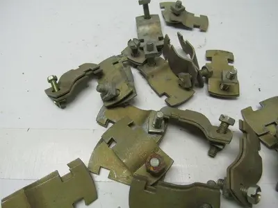 T&B Thomas & Betts C1051 Kindorf 1" Steel Rigid Pipe Conduit Clamp Lot of 18