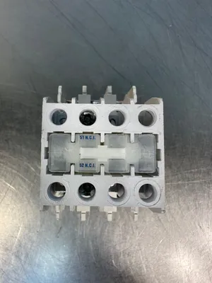 Eaton C320KGT8 Ser. A2 Auxiliary Contactor (4B-31)
