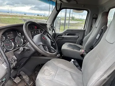 USED 2018 KENWORTH T880