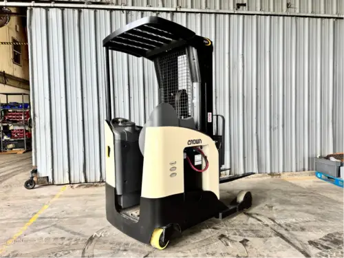 Used 2015 CROWN RR5725-35 Reach Trucks Pennsylvania US | National Lift Equipment #1382109