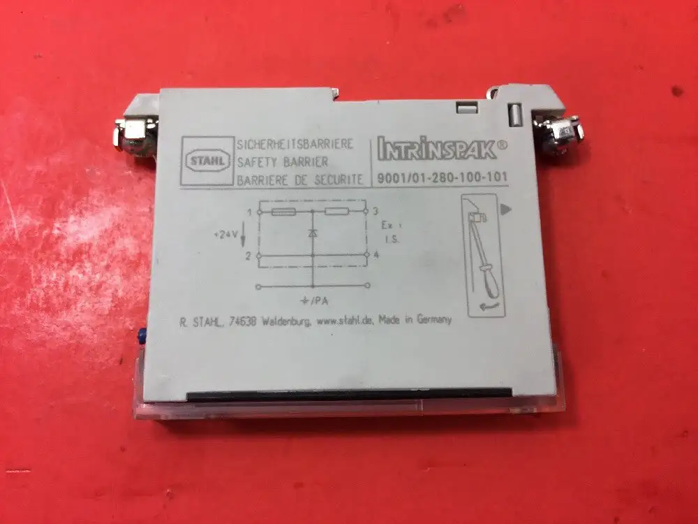 Stahl 9001/01-280-100-101 INTRINSPAK intrinsic safety barrier. 5A