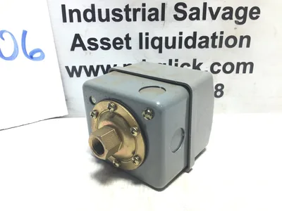 SQUARE D Pressure Switch