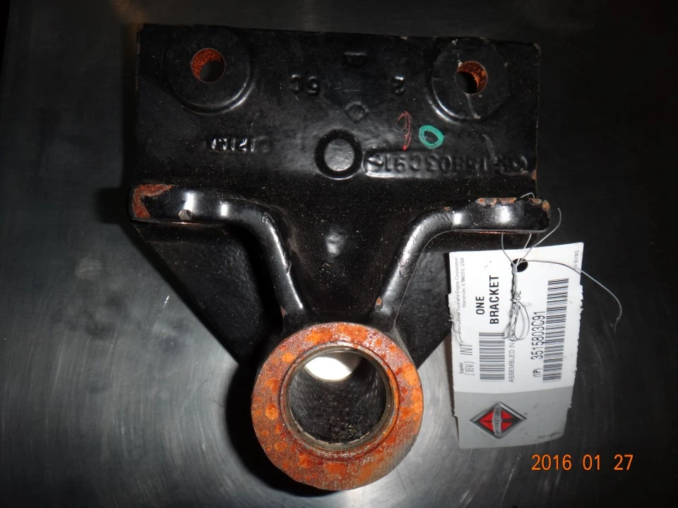 BRACKET SHACKLE FOR INTERNATIONAL NAVISTAR BUS