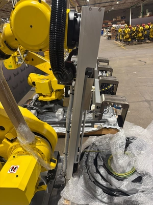 USED 2019 FANUC R-2000iC/165F + R-30iB PLUS