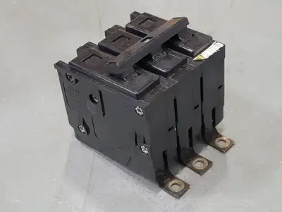 USED CUTLER-HAMMER BAB3030H