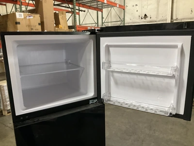 Used GE PPV10R5YBRBB Refrigerators Michigan US | Miedema Asset Management Group #1443109