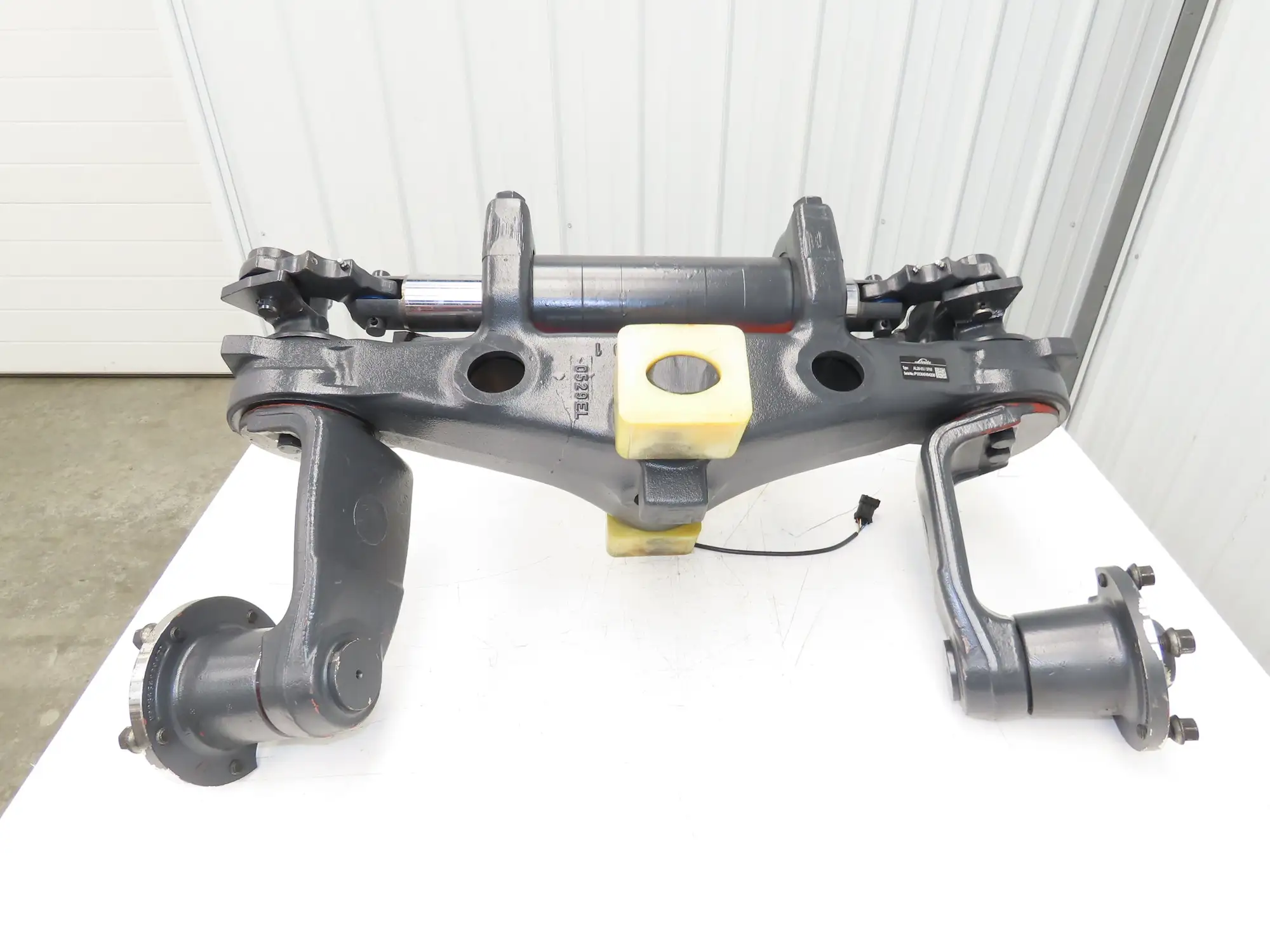 Linde AL20-03/3708 Forklift Rear Axle Dual Hydraulic Steering Assembly Off E20C