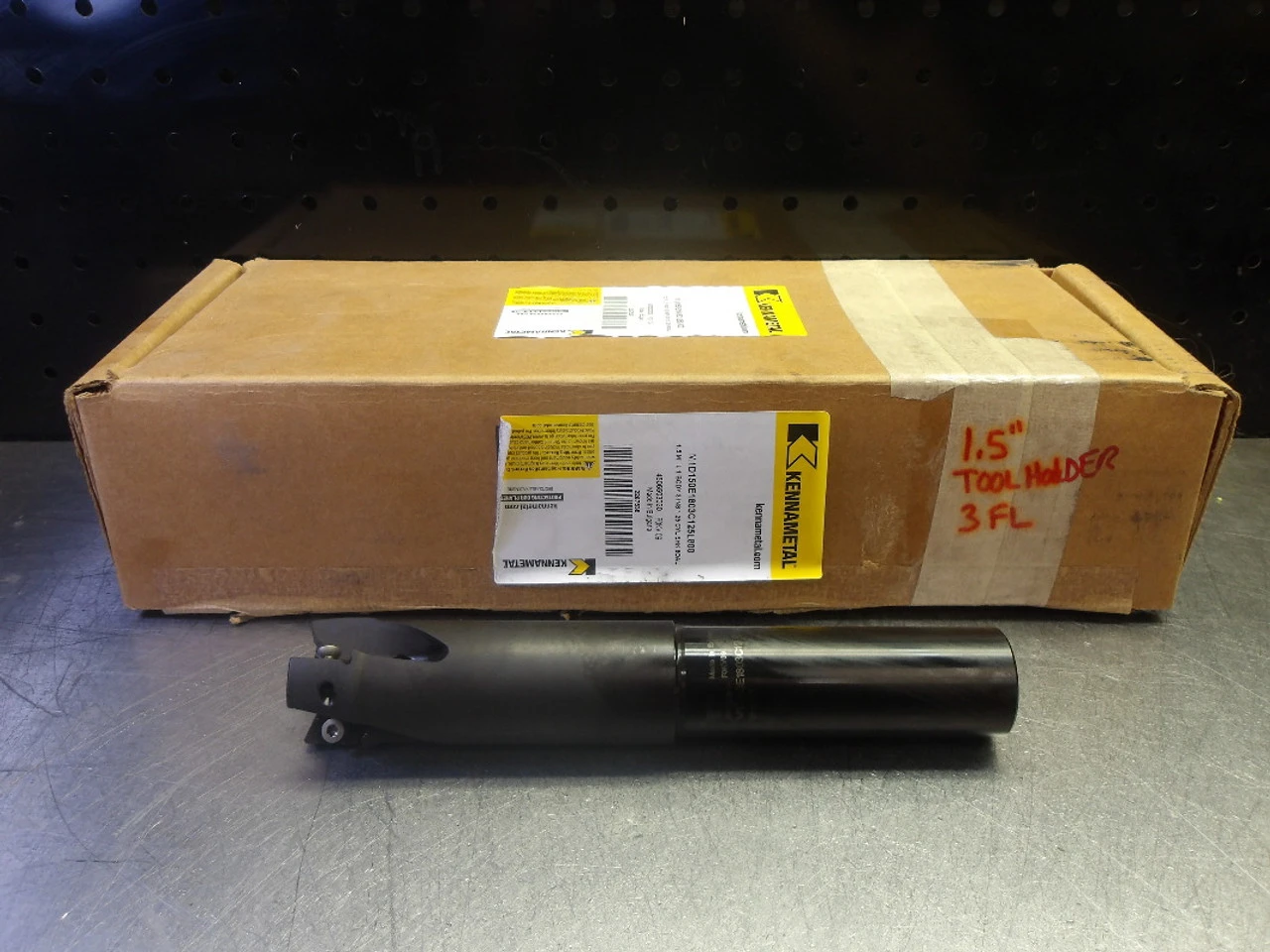 Kennametal 1.5" 3 Flute Coolant Thru Endmill M1D150E1803C125L800 (LOC2198B)