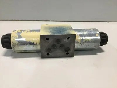 USED MANNESMANN REXROTH 4WE10J32CG24N9K4