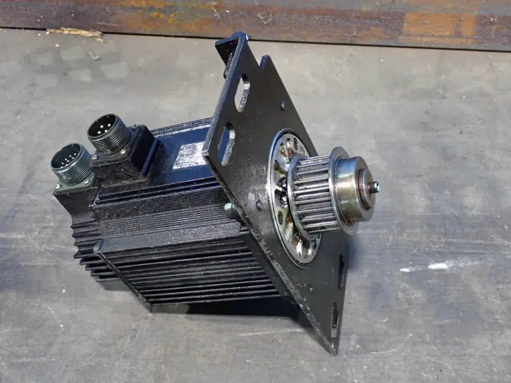 Used 2005 YASKAWA ELECTRIC SGMG09AABB Servo Motors | HGR 24 #730917