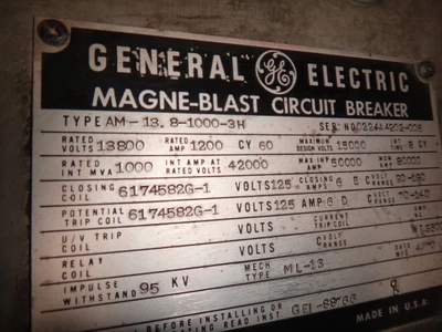 General Electric AM-13.8-10003H Magne Blast Circuit Breakers