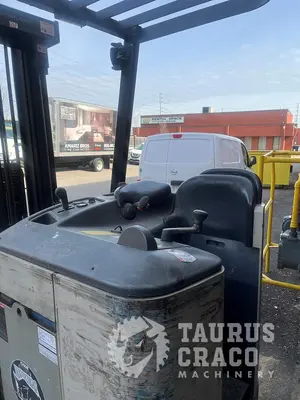 USED CROWN RC3000 ELECTRIC FORKLIFT