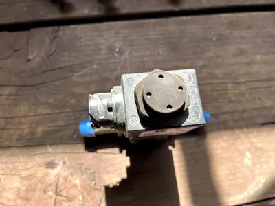 CAT® 4158186 (415-8186-03) VALVE SOLENOID - 24V
