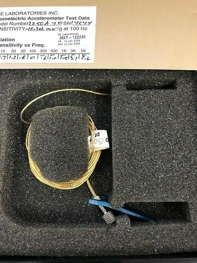 SE LABORATORIES INC. PLEZOELECTRIC ACCELEROMETER 2250A-10