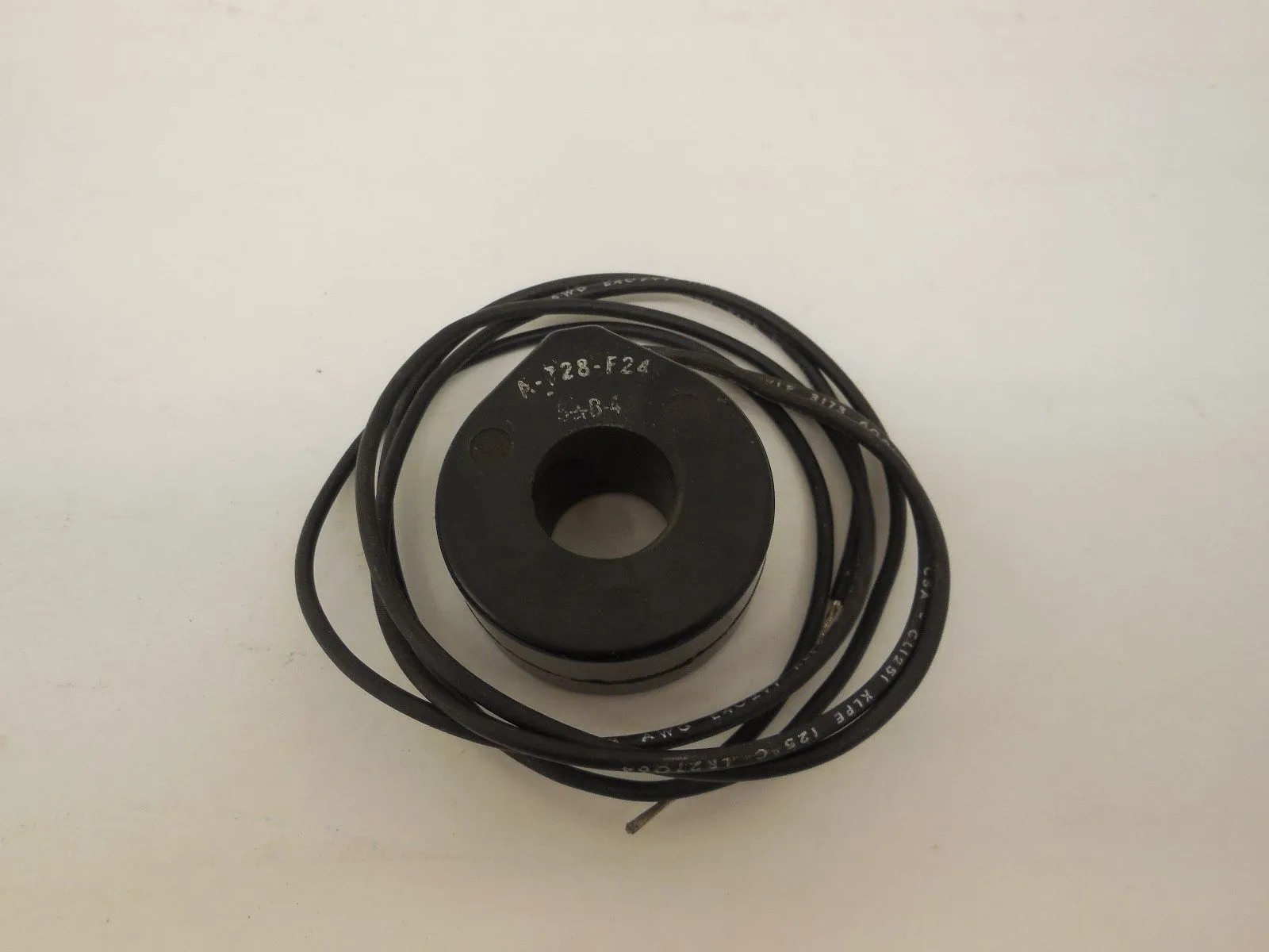 NEW SKINNER A-728-F2Y COIL A728F2Y