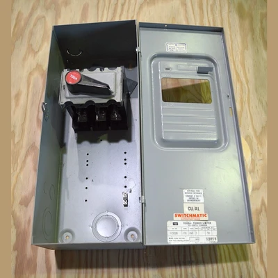 Federal Pacific Electric 100 Amp Fusible Disconnect