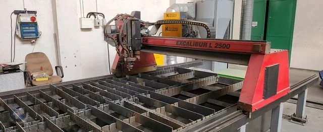 Used 2001 PIERCE SCORPION L 2500 GP Laser Cutters | F.M.T. Group s.r.o. #1252801