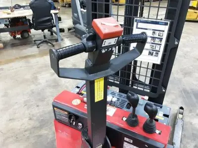 USED 2025 RAYMOND RSS40