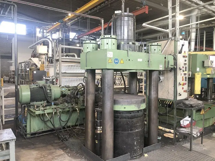 Used DARRAGON 750 + 250 TON HEATED Hydraulic Presses BE | Apt International N.V #362280