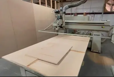 KOMO VR-508 MACH ONE 5′ x 8′ MOVING TABLE 3-AXIS CNC ROUTER