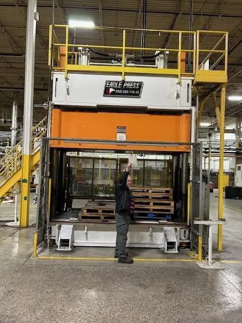 Used 1998 EAGLE PH2-200 118-48 Hydraulic Presses | D & D Industries #438557