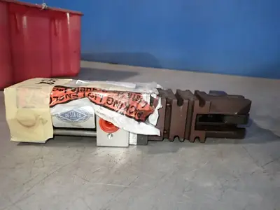 USED DESTACO 870B904711