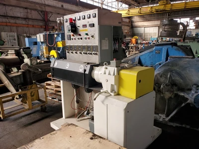 Sterling Plastic Extruder 2"