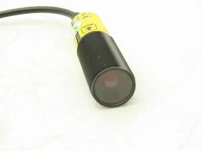 Banner S18-2VPRL-Q5 Photoeye Sensor Receiver 18mm 10-30VDC