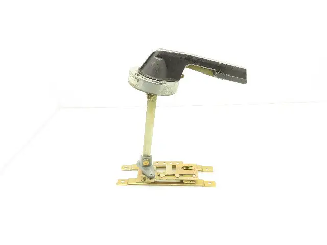 Square D 9421 LK-1 Circuit Breaker Operating Mechanism Rotary Handle 250A 3 Pole